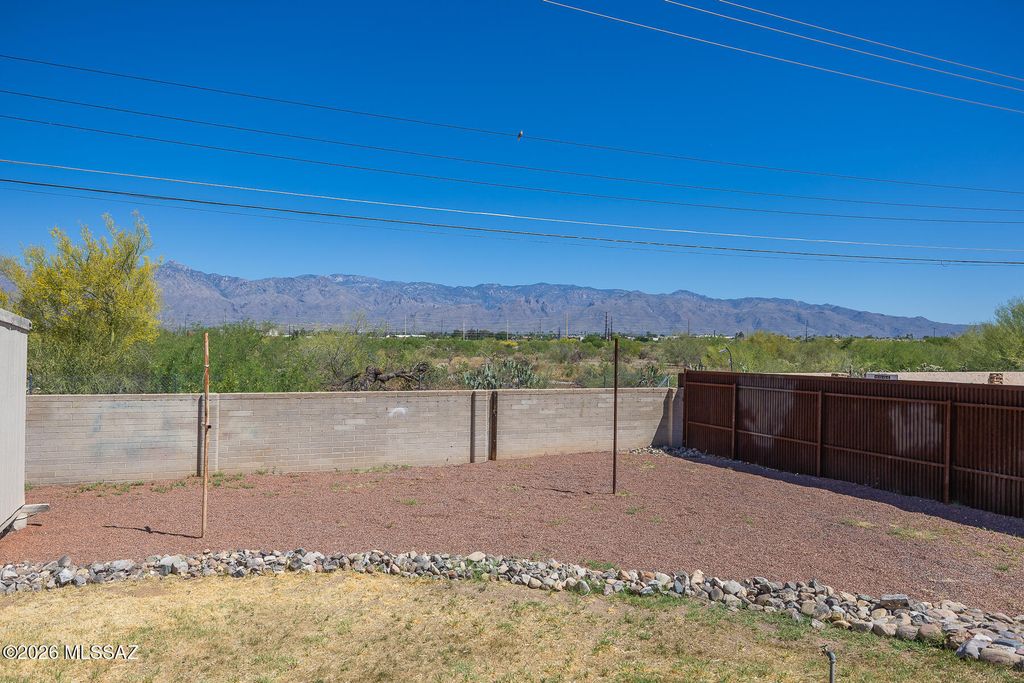 Image 24 of property listing at 7321 E Calle Managua, Tucson, AZ 85710