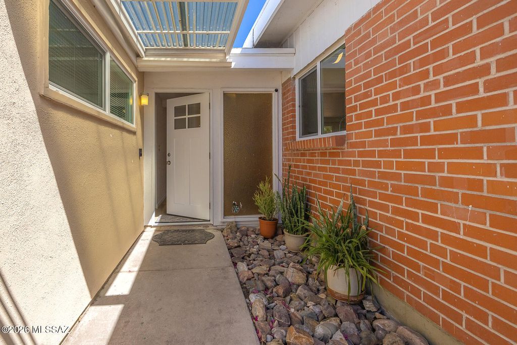 Image 3 of property listing at 7321 E Calle Managua, Tucson, AZ 85710