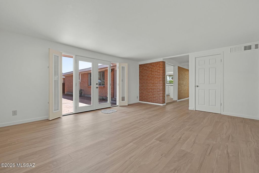 Image 6 of property listing at 7321 E Calle Managua, Tucson, AZ 85710