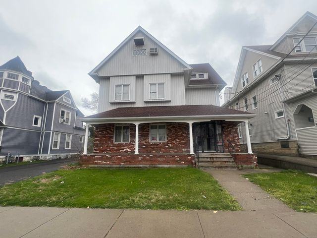 387 Clinton Avenue, Bridgeport, CT 06604