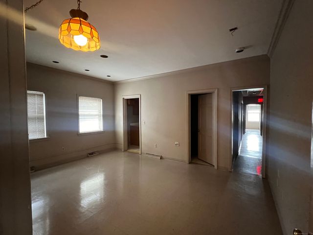 387 Clinton Avenue, Bridgeport, CT 06604