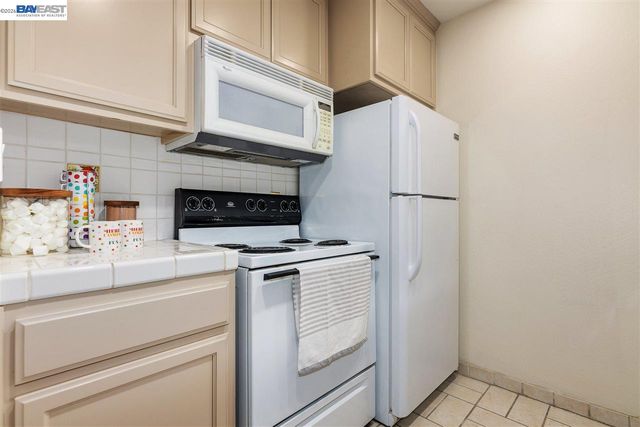2734 OAK ROAD UNIT 110, Walnut Creek, CA 94597
