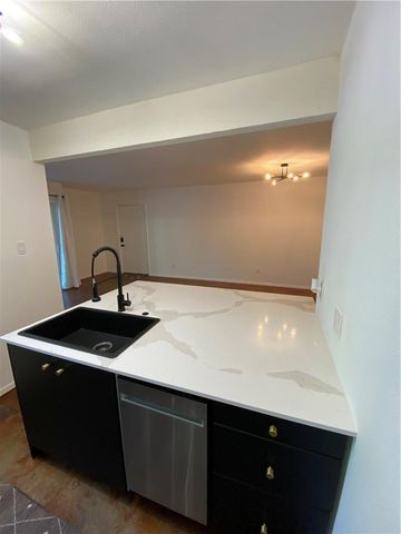 2119 Oxford Ave B, Austin, TX 78704