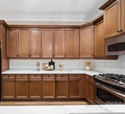 626 Queens Road 101, Charlotte, NC 28207