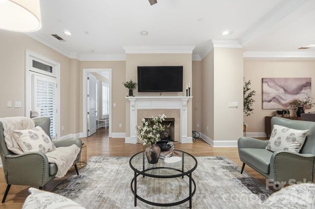 626 Queens Road 101, Charlotte, NC 28207