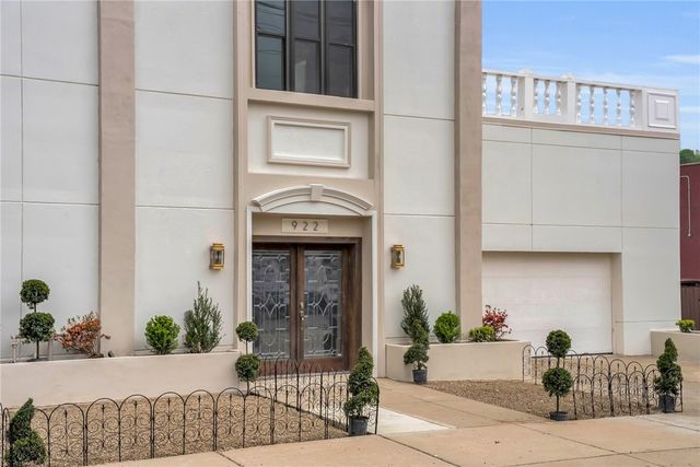 922 W North Ave, Allegheny West, PA 15233
