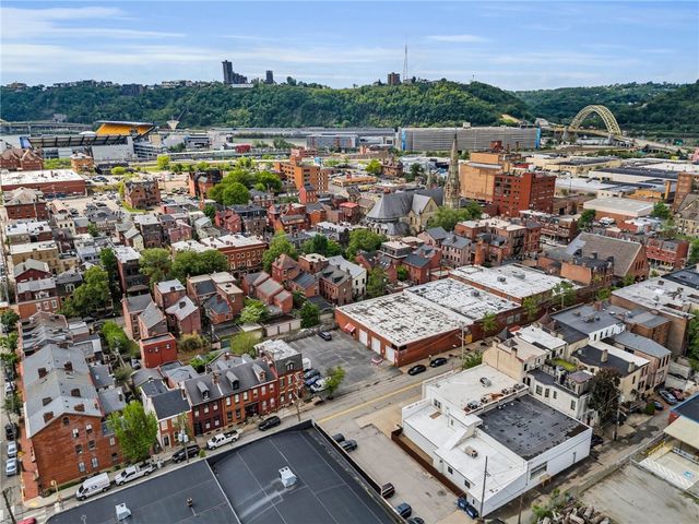922 W North Ave, Allegheny West, PA 15233