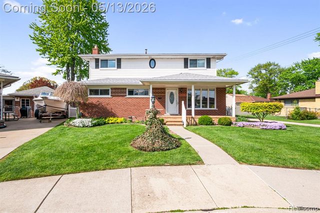 21223 Briar Court, Saint Clair Shores, MI 48081