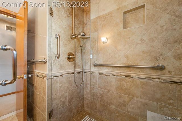 21223 Briar Court, Saint Clair Shores, MI 48081