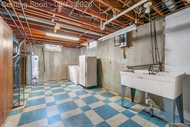 21223 Briar Court, Saint Clair Shores, MI 48081