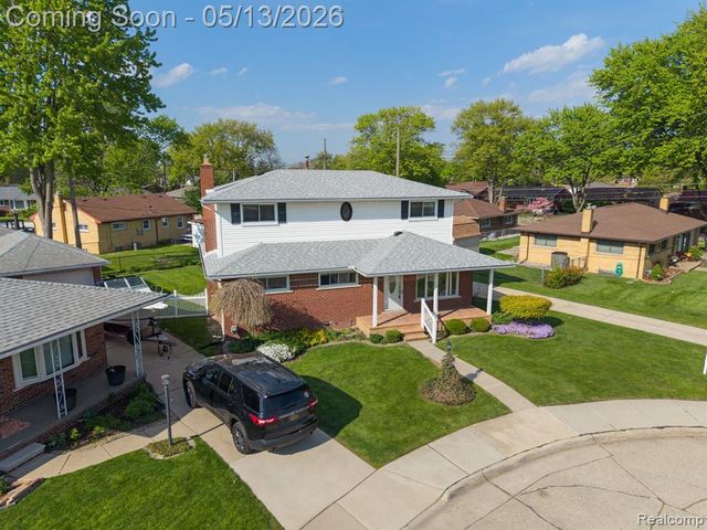 21223 Briar Court, Saint Clair Shores, MI 48081