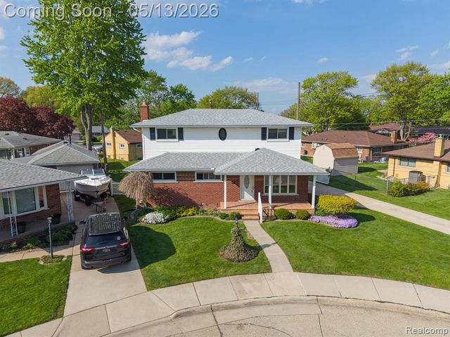 21223 Briar Court, Saint Clair Shores, MI 48081