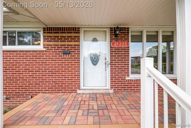 21223 Briar Court, Saint Clair Shores, MI 48081