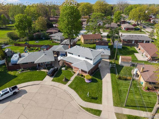 21223 Briar Court, Saint Clair Shores, MI 48081