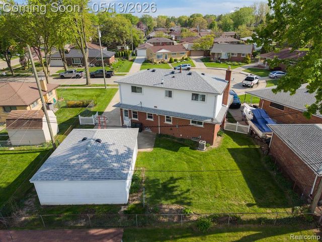 21223 Briar Court, Saint Clair Shores, MI 48081