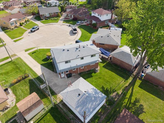 21223 Briar Court, Saint Clair Shores, MI 48081