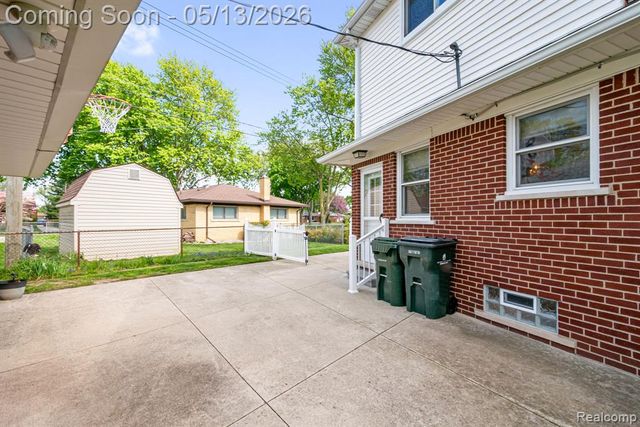 21223 Briar Court, Saint Clair Shores, MI 48081