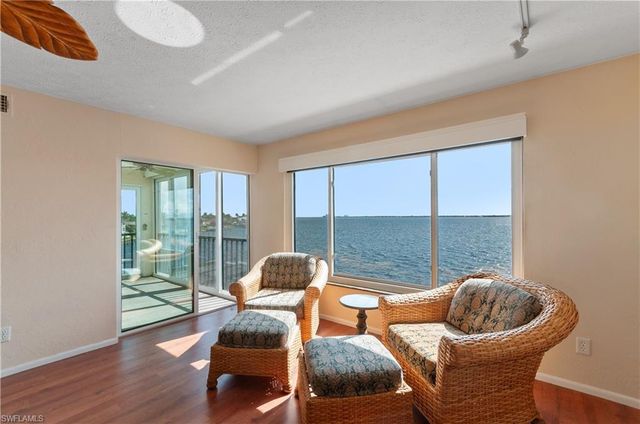 4015 SE 20th PL # 301, Cape Coral, FL 33904