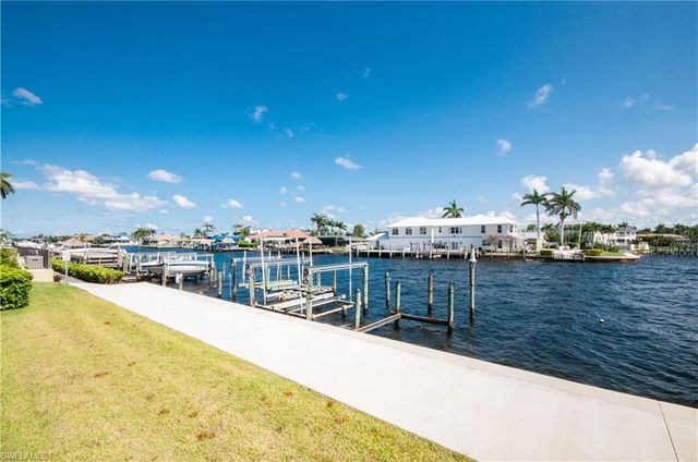 4015 SE 20th PL # 301, Cape Coral, FL 33904