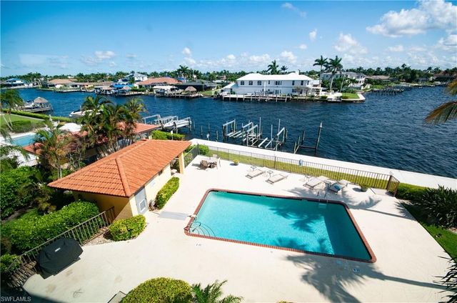 4015 SE 20th PL # 301, Cape Coral, FL 33904