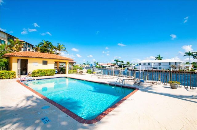 4015 SE 20th PL # 301, Cape Coral, FL 33904