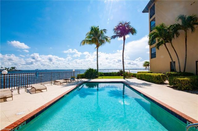 4015 SE 20th PL # 301, Cape Coral, FL 33904