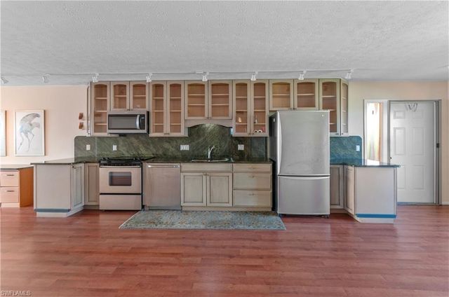 4015 SE 20th PL # 301, Cape Coral, FL 33904