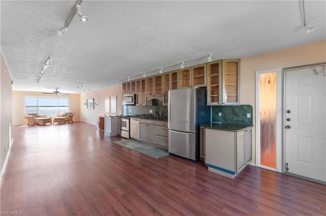 4015 SE 20th PL # 301, Cape Coral, FL 33904