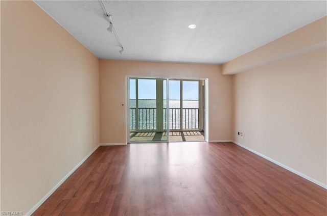 4015 SE 20th PL # 301, Cape Coral, FL 33904