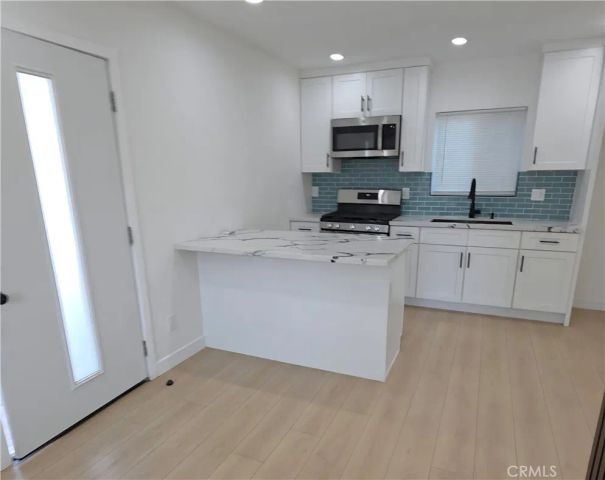 11442 Kamloops Pl, Sylmar, CA 91342