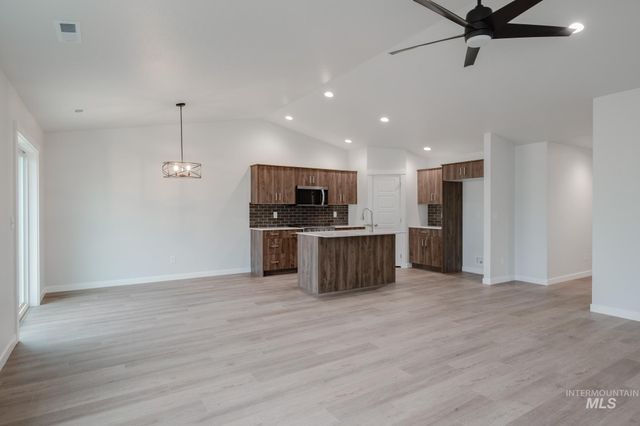 10466 W Teratai St, Star, ID 83669