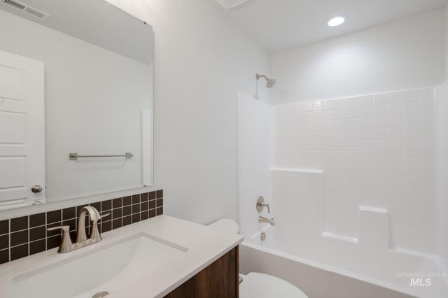 10466 W Teratai St, Star, ID 83669