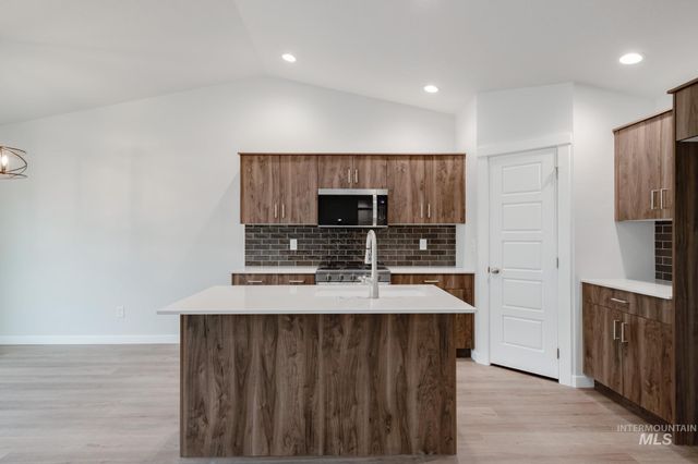 10466 W Teratai St, Star, ID 83669