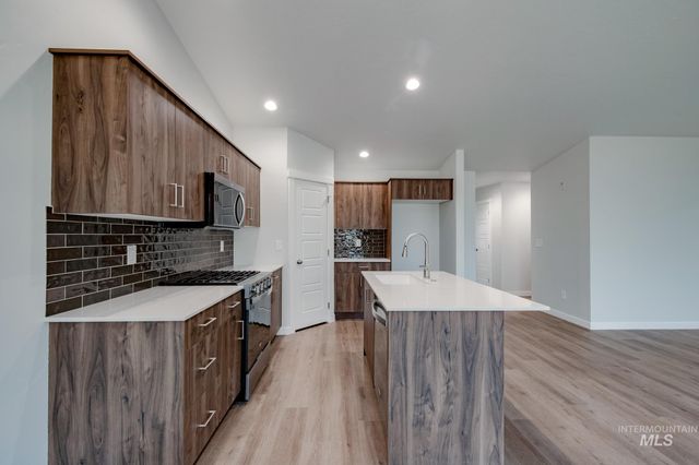 10466 W Teratai St, Star, ID 83669