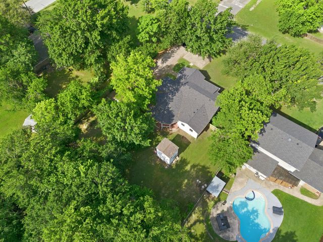 1800 Island Bayou, Bonham, TX 75418