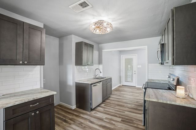 1800 Island Bayou, Bonham, TX 75418