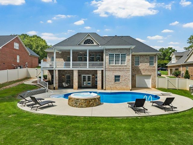 502 Chippendale Lane, Boiling Springs, SC 29316