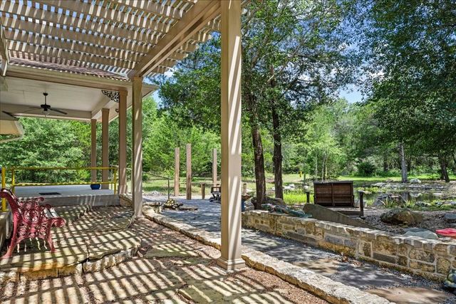 7750 Rolling Creek Road, Burton, TX 77835