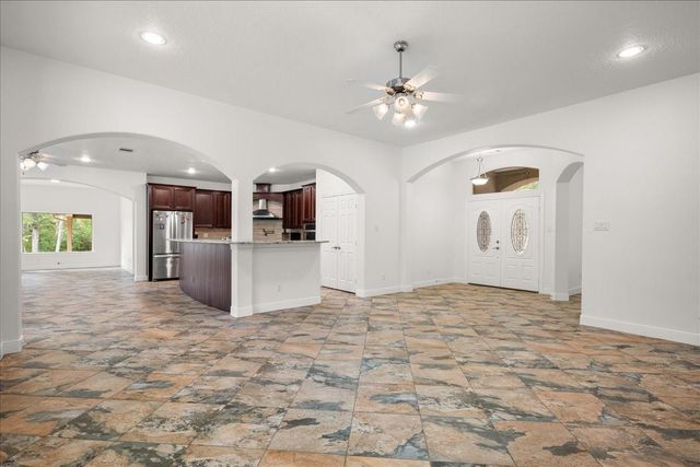 7750 Rolling Creek Road, Burton, TX 77835