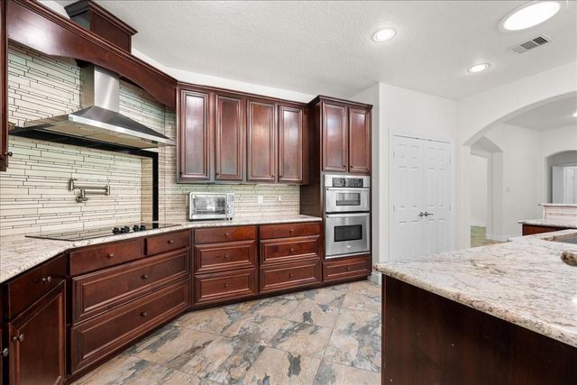 7750 Rolling Creek Road, Burton, TX 77835