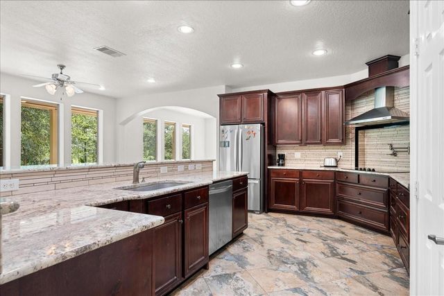 7750 Rolling Creek Road, Burton, TX 77835