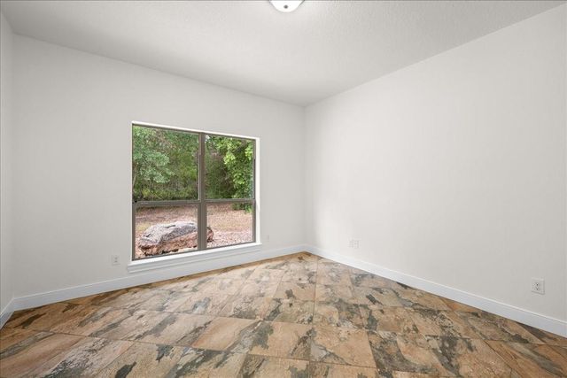 7750 Rolling Creek Road, Burton, TX 77835