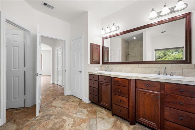 7750 Rolling Creek Road, Burton, TX 77835