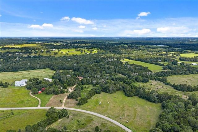 7750 Rolling Creek Road, Burton, TX 77835
