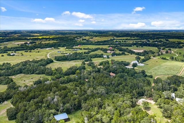 7750 Rolling Creek Road, Burton, TX 77835