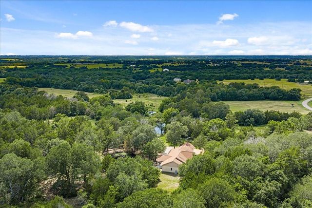 7750 Rolling Creek Road, Burton, TX 77835