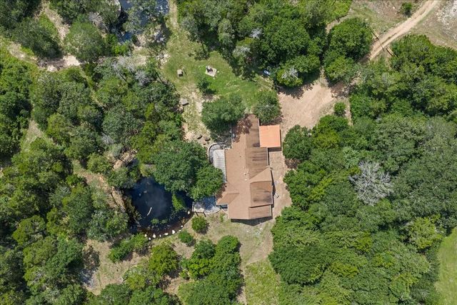 7750 Rolling Creek Road, Burton, TX 77835