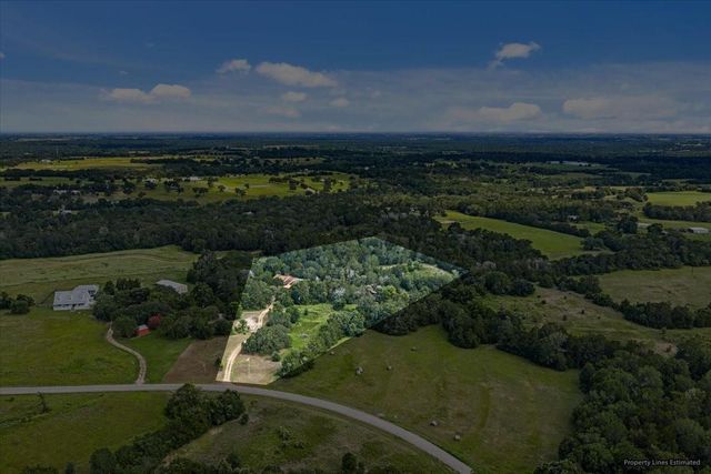 7750 Rolling Creek Road, Burton, TX 77835