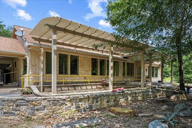 7750 Rolling Creek Road, Burton, TX 77835