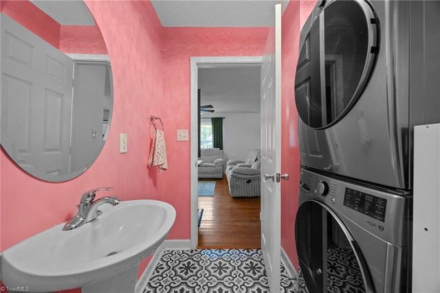 5172 Jordan Valley Road, Trinity, NC 27370
